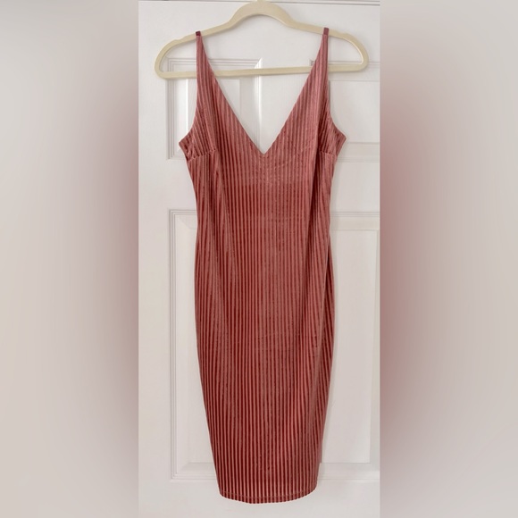 🌹 Velvet Pinstripe Dress 🌹 - Picture 2 of 4